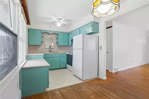 424 E New Castle St, Harmony Boro, PA 16063 - Photo 11