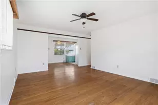 424 E New Castle St, Harmony Boro, PA 16063 - Photo 7