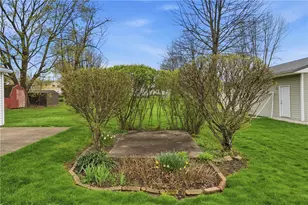 424 E New Castle St, Harmony Boro, PA 16063 - Photo 43