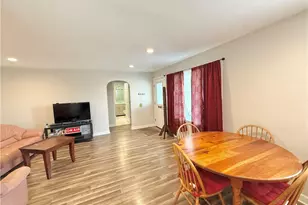 505 E Hazelcroft Ave, New Castle, PA 16105 - Photo 7