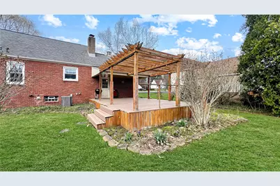 17 W Oakwood Way, Neshannock Township, PA 16105 - Photo 3