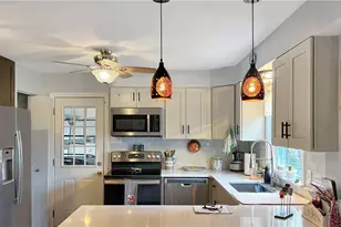 17 W Oakwood Way, Neshannock Township, PA 16105 - Photo 5