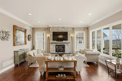 1690 Shelburne Ln, Pittsburgh, PA 15217 - Photo 9