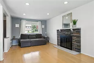 1335 Cardinal Dr, Scott Township, PA 15243 - Photo 9