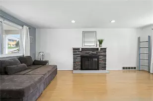 1335 Cardinal Dr, Scott Township, PA 15243 - Photo 7