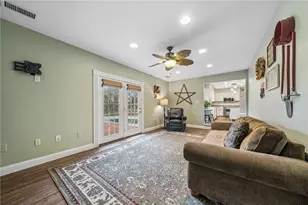 807 Cochran Dr, Hempfield Township, PA 15601 - Photo 19