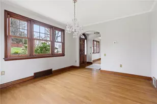 811 W Monroe Cir, Ross Twp, PA 15229 - Photo 11