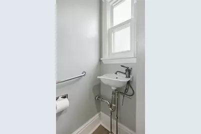 811 W Monroe Circle, Ross Twp, PA 15229 - Photo 17