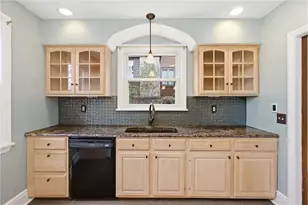 811 W Monroe Cir, Ross Twp, PA 15229 - Photo 15