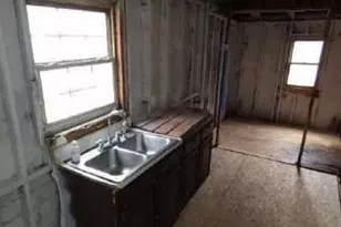 19 Gibson Ave, Washington, PA 15301 - Photo 5