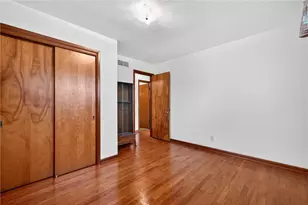 1461 Lynnwood Dr, Hermitage, PA 16148 - Photo 9