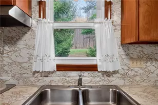 1461 Lynnwood Dr, Hermitage, PA 16148 - Photo 7