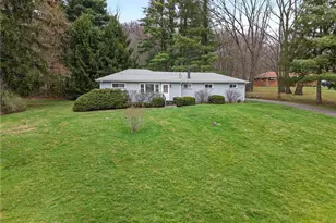 1461 Lynnwood Dr, Hermitage, PA 16148 - Photo 1