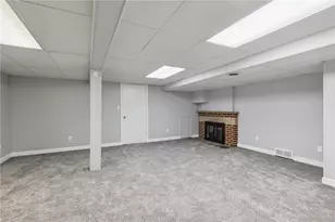 300 Patricia Dr, Ellwood City, PA 16117 - Photo 27