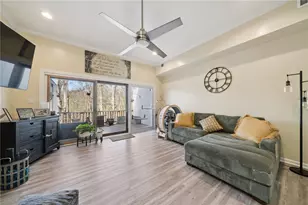 520 Carriage Cir, Pittsburgh, PA 15205 - Photo 3