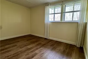 321 Ridge Point Cir, Bridgeville, PA 15017 - Photo 11