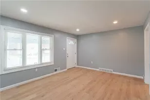 127 Carroll St, Aliquippa, PA 15001 - Photo 3