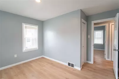 127 Carroll St, Aliquippa, PA 15001 - Photo 11