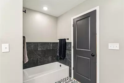 557 Morningstar Dr, Franklin Township, PA 16117 - Photo 21