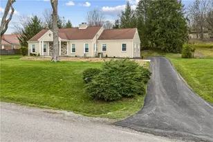 557 Morningstar Dr, Franklin Township, PA 16117 - Photo 3