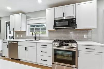 557 Morningstar Dr, Franklin Township, PA 16117 - Photo 5