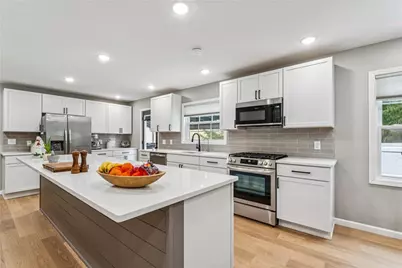 557 Morningstar Dr, Franklin Township, PA 16117 - Photo 9