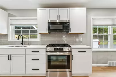 557 Morningstar Dr, Franklin Township, PA 16117 - Photo 7