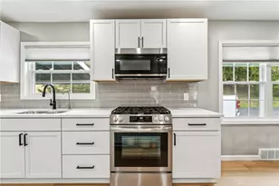 557 Morningstar Dr, Franklin Township, PA 16117 - Photo 7