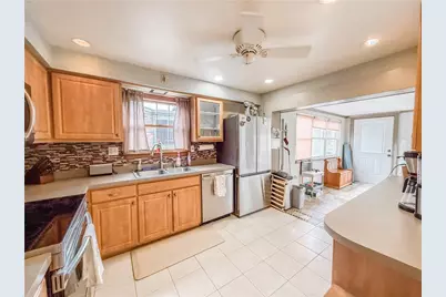 3921 Edge Rd, Pittsburgh, PA 15227 - Photo 3