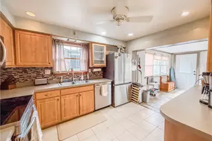 3921 Edge Rd, Pittsburgh, PA 15227 - Photo 3