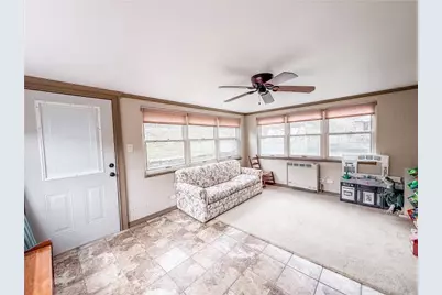 3921 Edge Rd, Pittsburgh, PA 15227 - Photo 11