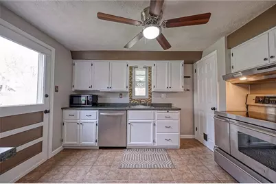 433 Sleepy Hollow Rd, Pittsburgh, PA 15228 - Photo 9