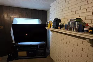 33 Wood St, Harrison Township, PA 15065 - Photo 9