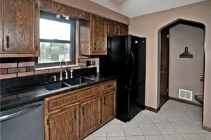 1597 Riverside Dr, Pittsburgh, PA 15147 - Photo 7