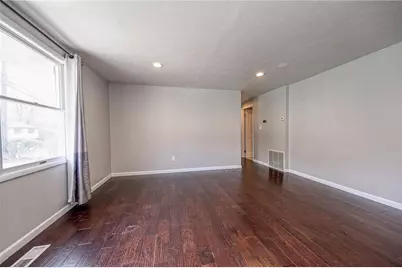 646 Harborview Dr, Pittsburgh, PA 15239 - Photo 11