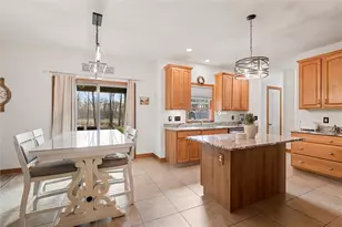 1810 Lori Ln, Hermitage, PA 16148 - Photo 3