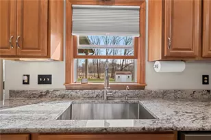 1810 Lori Ln, Hermitage, PA 16148 - Photo 17