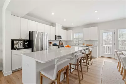 410 Scharberry Ln, Mars, PA 16046 - Photo 5