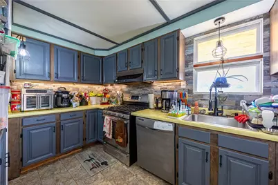 751 6th St, Pitcairn, PA 15140 - Photo 5