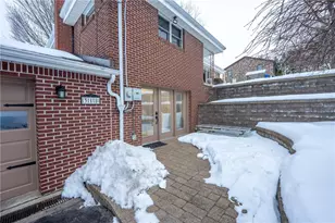 318 Wheatridge Dr, Hempfield Township, PA 15644 - Photo 3