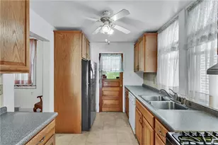 2904 Brentwood Ave, Pittsburgh, PA 15227 - Photo 9