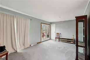 2715 Myrtle Dr, Lower Burrell, PA 15068 - Photo 9