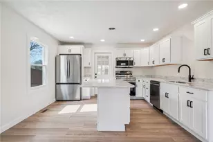 514 New Market Dr, Hempfield Township, PA 15601 - Photo 7