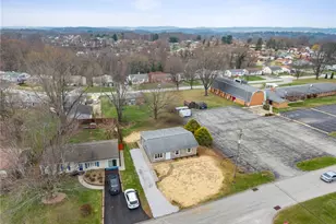 514 New Market Dr, Hempfield Township, PA 15601 - Photo 3