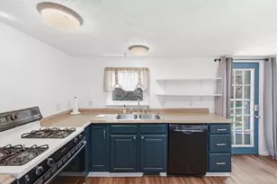 1135 Locust Ave, South Strabane, PA 15301 - Photo 5