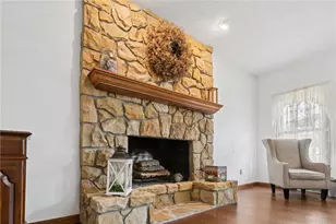 400 Primrose Dr, Unity Township, PA 15601 - Photo 7