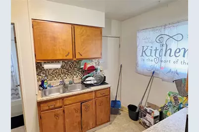 2410 Woodstock Ave, Pittsburgh, PA 15218 - Photo 5