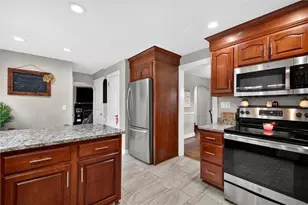 1369 S Hermitage Rd, Hermitage, PA 16148 - Photo 15