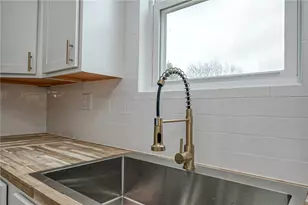 242 Dickens St, Latrobe, PA 15650 - Photo 9