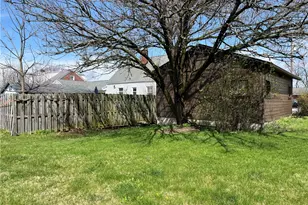 25 Andrews Ave, Hempfield Township, PA 15644 - Photo 3